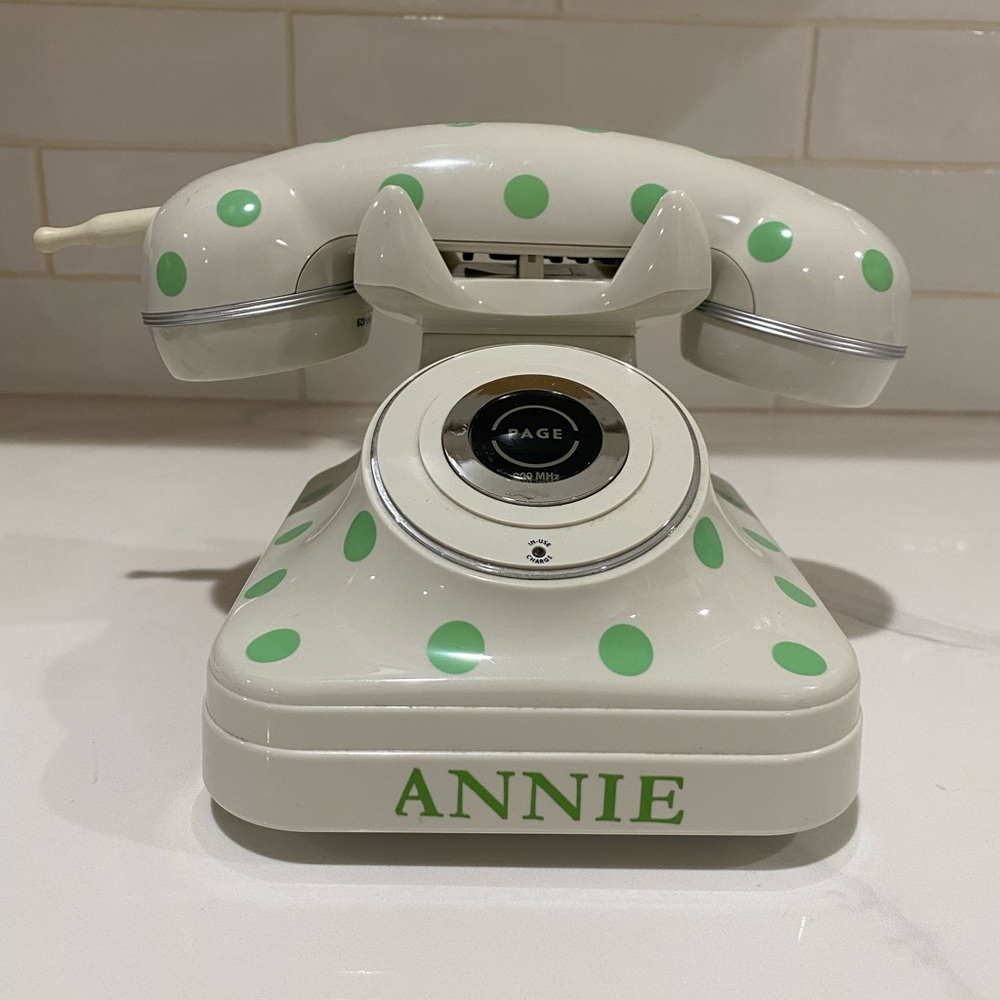 Grand cordless telephone (name stickers are removable)